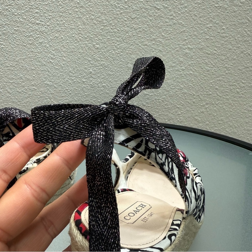 COACH White and Black Maritza Poppy Flower Cunha Espadrilles Sandals Size 8.5 - Picture 8 of 9